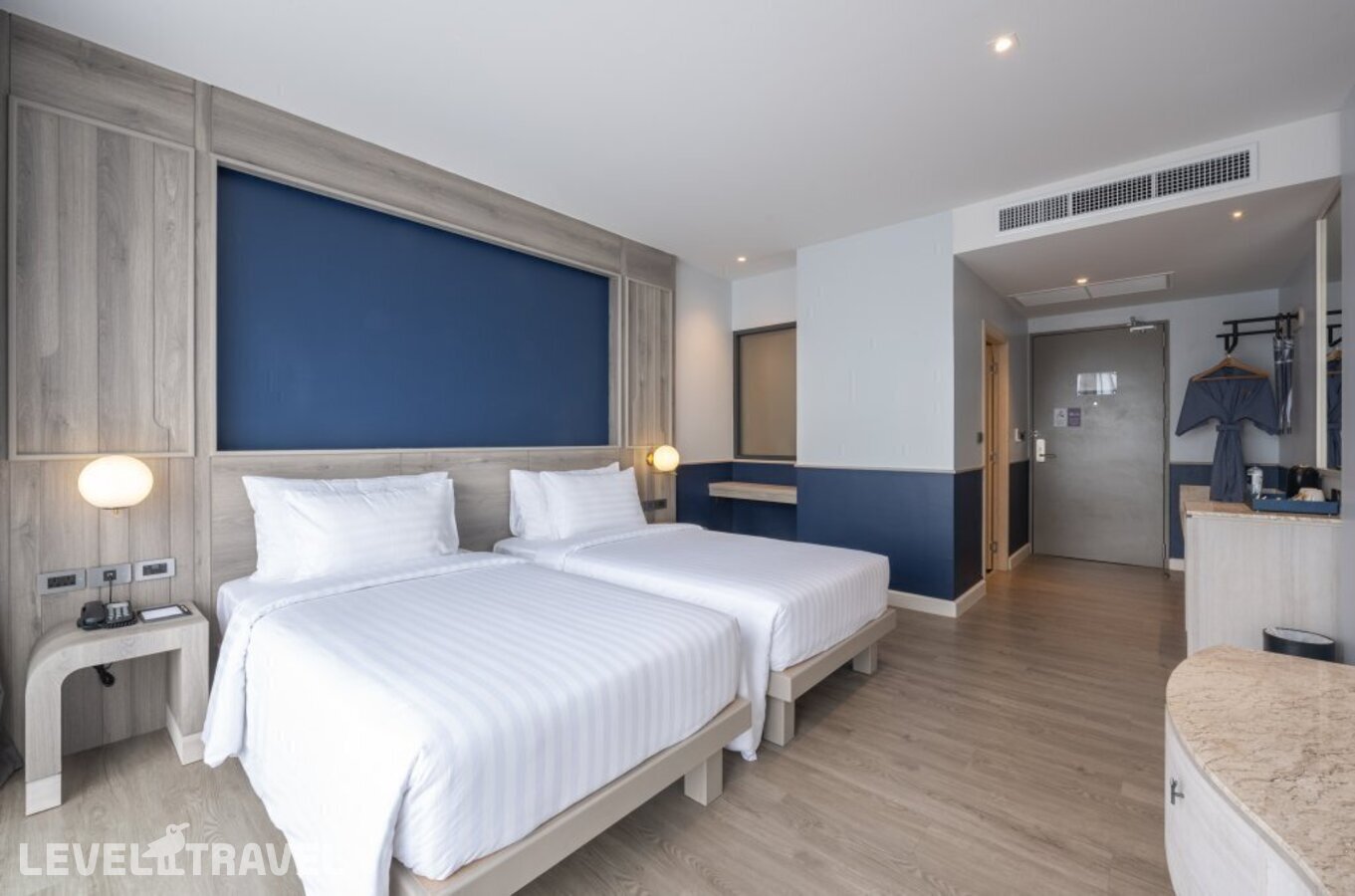 фотографии номера Улучшенный (две односпальные кровати) отеля Seabed Grand Hotel Phuket в Таиланд(город Пхукет) - фото №1