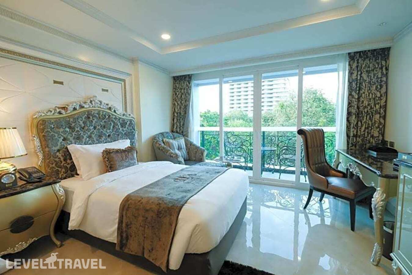 фотографии номера Делюкс с видом на город (две односпальные кровати) отеля LK Emerald Beach в Таиланд(Наклуа) - фото №5