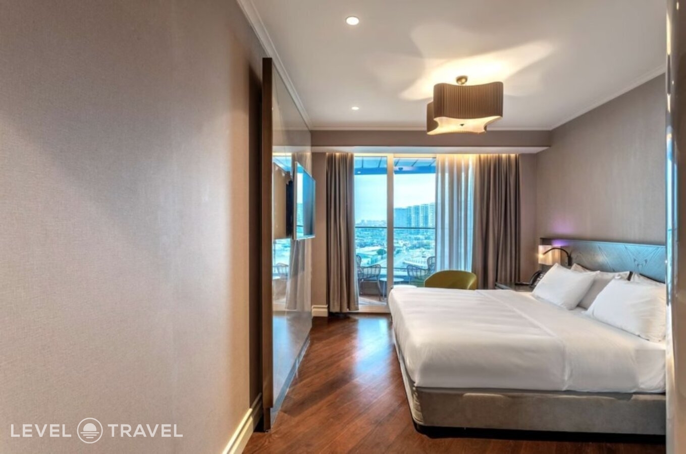 фотографии номера Стандартный с балконом (две односпальные кровати) отеля Radisson Blu Hotel Istanbul Ottomare в Турция(Зейтинбурну) - фото №3