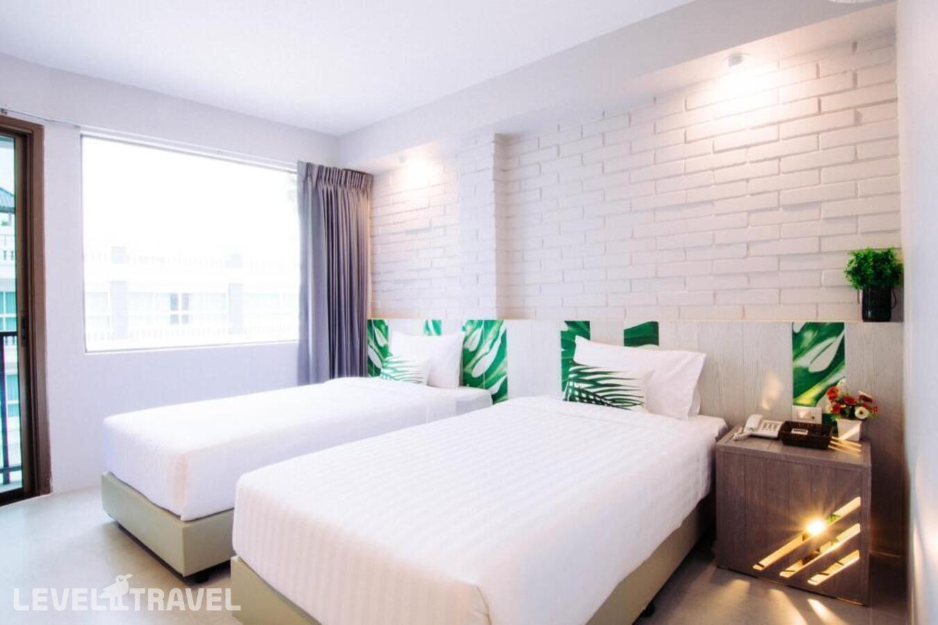 фотографии номера Улучшенный с видом на бассейн отеля The Pat Hotel в Таиланд(Джомтьен) - фото №1