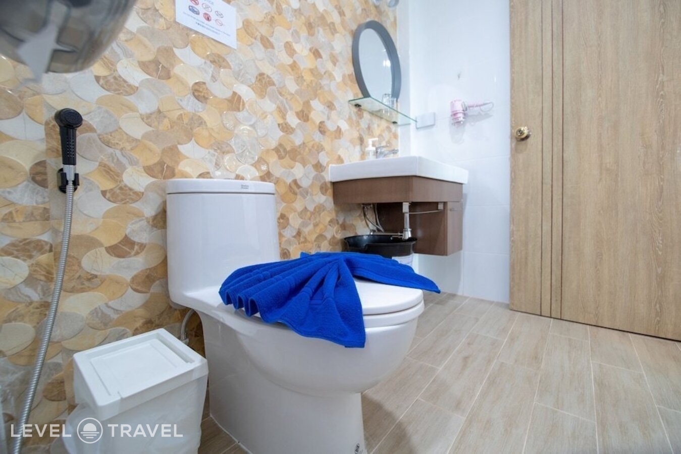 фотографии номера Делюкс отеля The Rock Samui - Hostel в Таиланд(Рокиз Бич) - фото №7