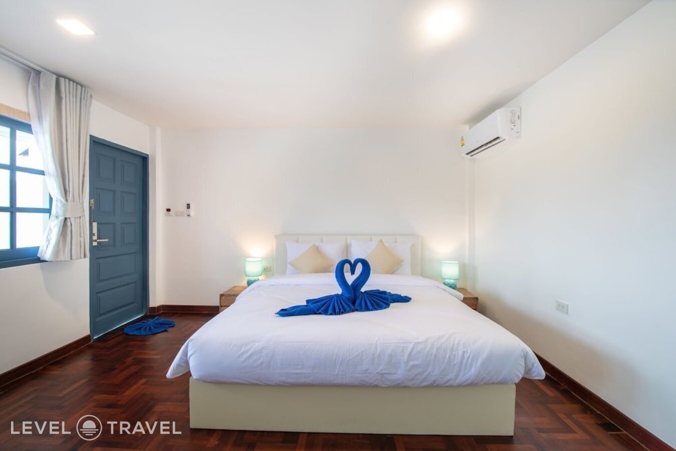 фотографии номера Делюкс отеля The Rock Samui - Hostel в Таиланд(Рокиз Бич) - фото №2