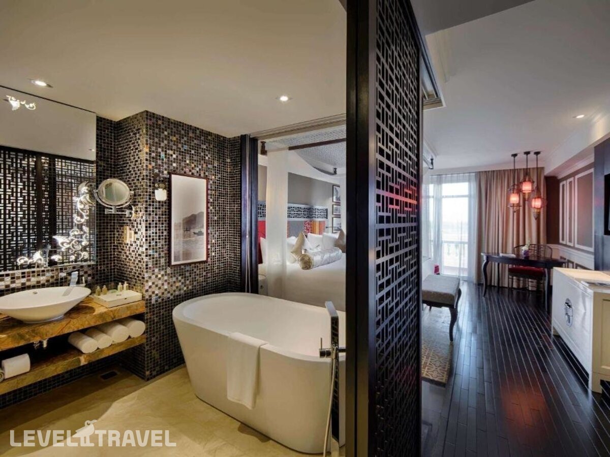 фотографии номера Делюкс с видом на город (две односпальные кровати) отеля Hotel Royal Hoi An - MGallery в Вьетнам(Хойан) - фото №5