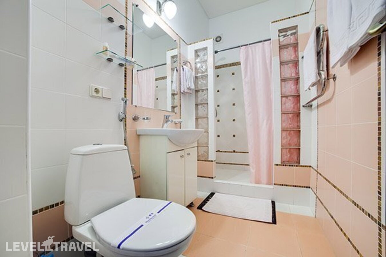 фотографии номера Номер Афродита отеля Апартаменты Херсонес в Россия(Севастополь) - фото №3