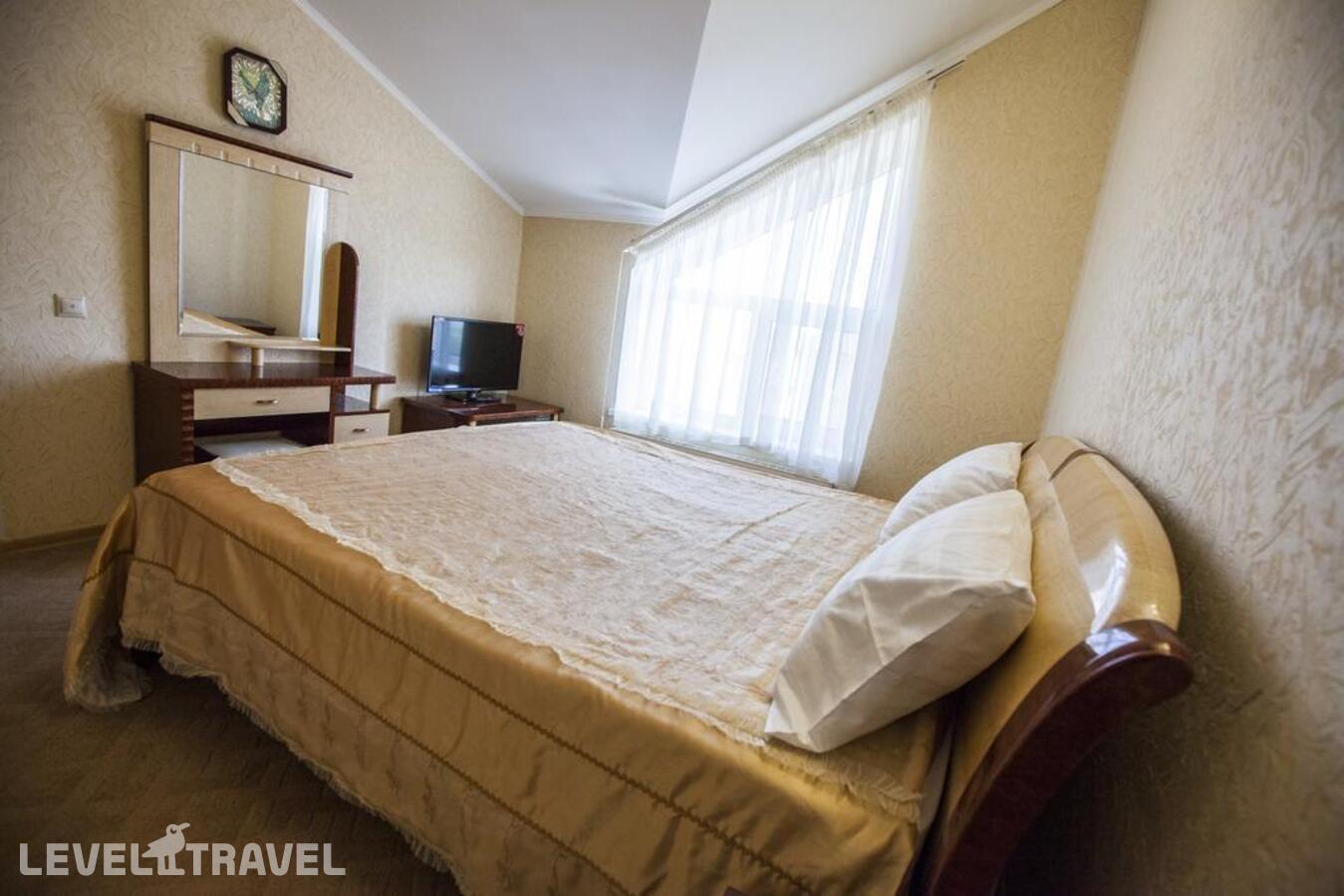 фотографии номера Стандартный без балкона отеля RS Royal Hotel в Россия(Анапа-центр) - фото №1
