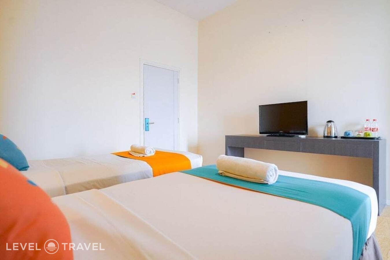 фотографии номера Улучшенный (две односпальные кровати) отеля Sunset Point Hotel Seminyak в Индонезия(Семиньяк) - фото №17