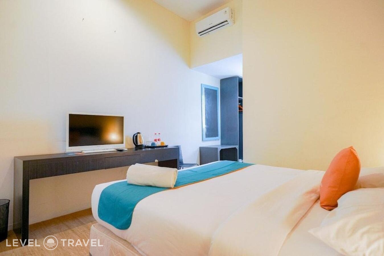 фотографии номера Улучшенный (две односпальные кровати) отеля Sunset Point Hotel Seminyak в Индонезия(Семиньяк) - фото №13