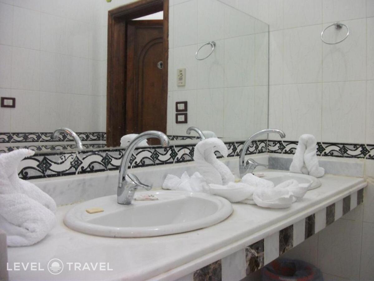 фотографии номера Стандартный (две односпальные кровати) отеля Alhambra Hotel в Египет(Луксор) - фото №2