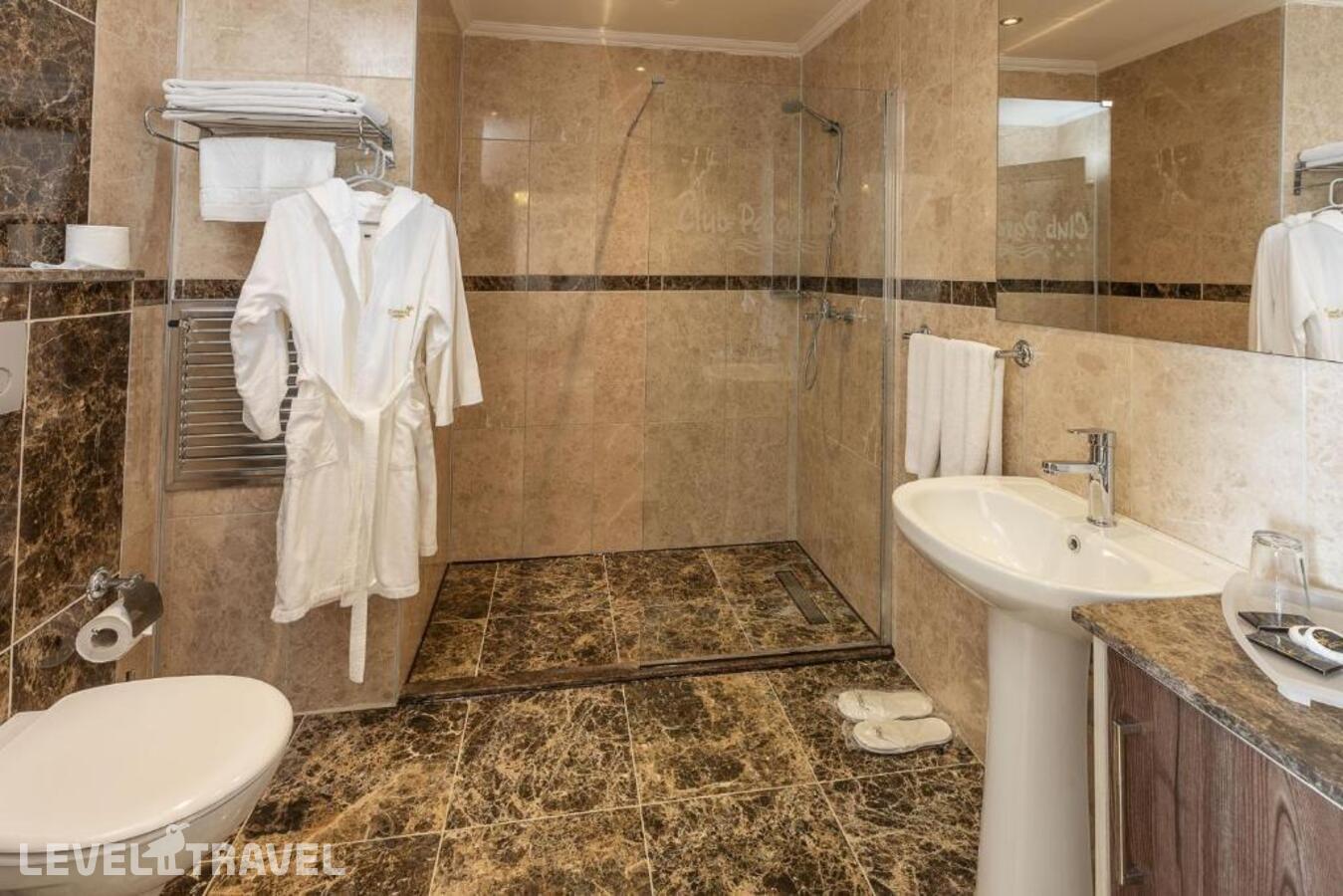 Стандартный с видом на море (две односпальные кровати) — фото 1