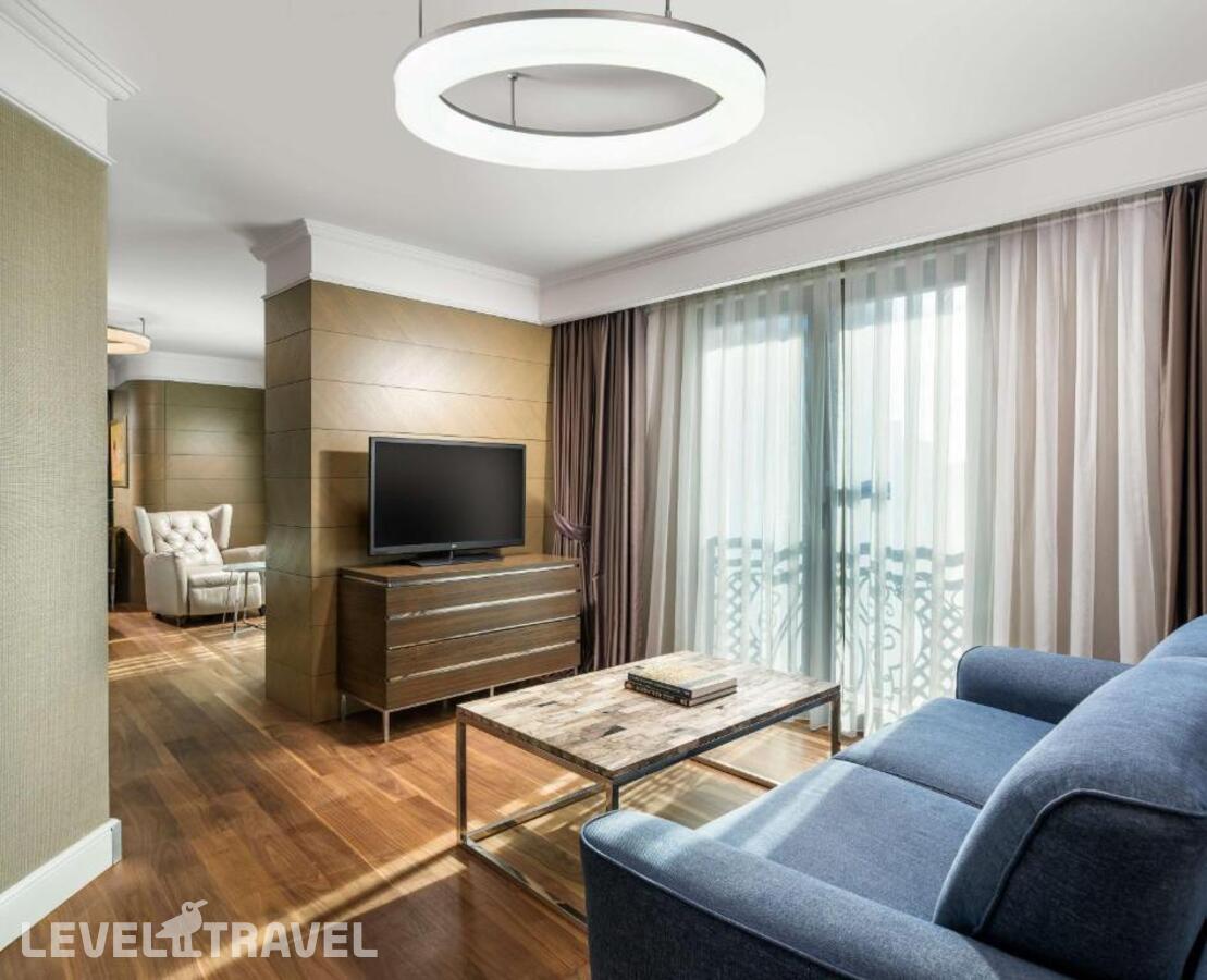 фотографии номера Полулюкс с видом на город отеля Radisson Blu Hotel Sisli в Турция(Шишли) - фото №2