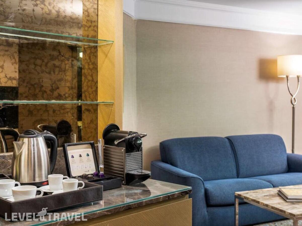 фотографии номера Полулюкс с видом на город отеля Radisson Blu Hotel Sisli в Турция(Шишли) - фото №20