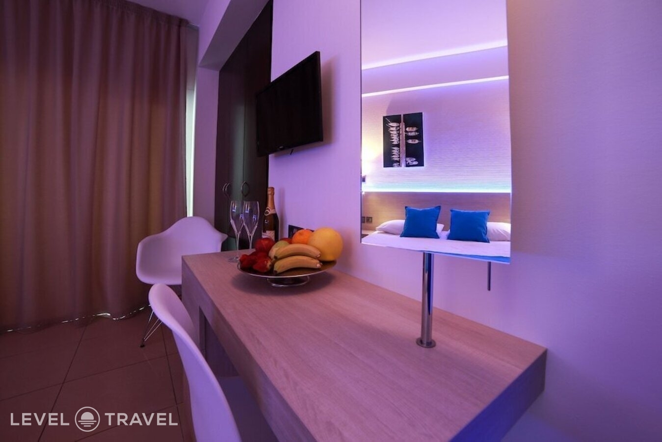 фотографии номера Стандартный с видом на море отеля Les Palmiers Beach Hotel в Кипр(Ларнака) - фото №2