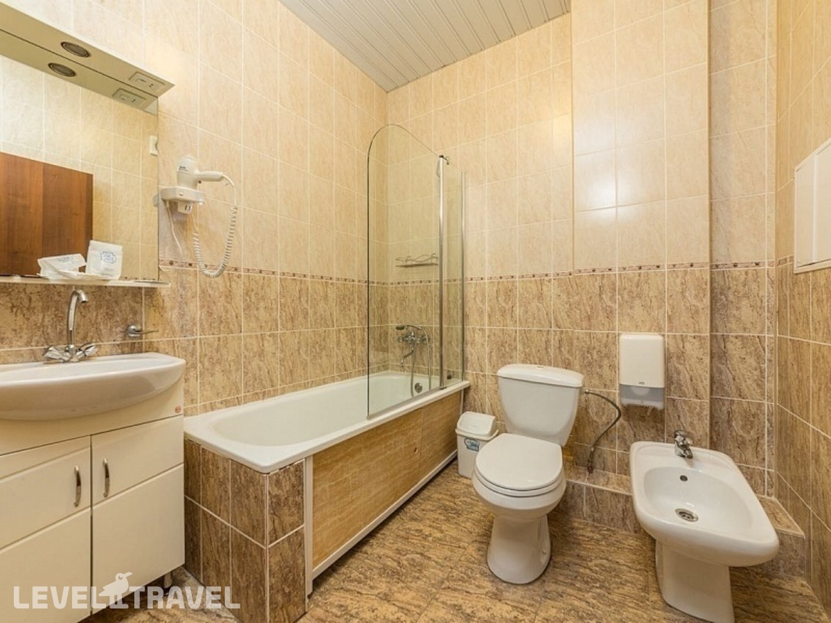 фотографии номера Трехместная студия отеля Санаторий Рябинушка в Россия(Анапа-центр) - фото №2