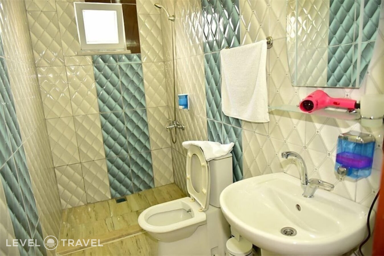 фотографии номера Трехместный номер отеля Gül Otel в Турция(Кадрие) - фото №3