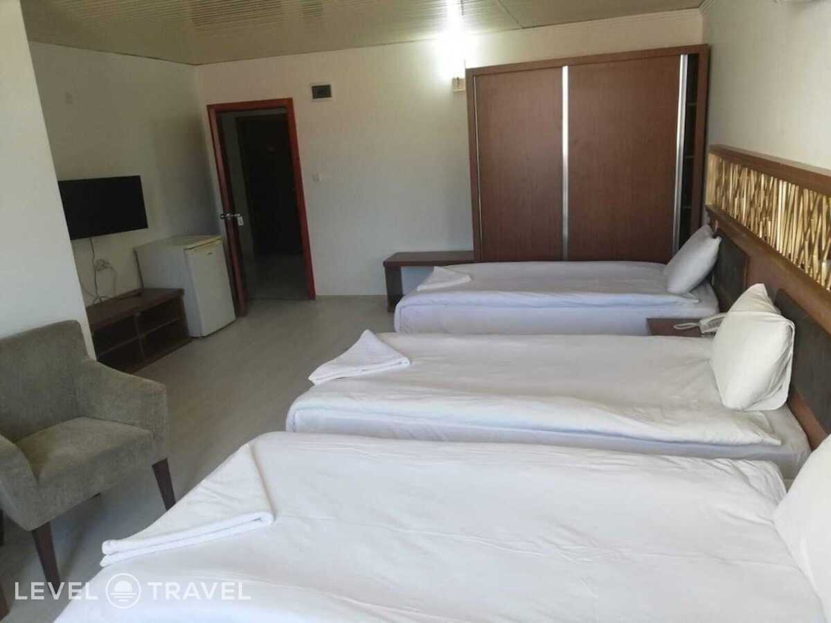 фотографии номера Трехместный номер отеля Gül Otel в Турция(Кадрие) - фото №1
