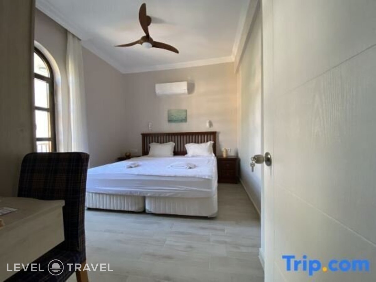 фотографии номера Люкс роскошный с видом на море отеля Diplomat Hotel в Турция(Турунч) - фото №1