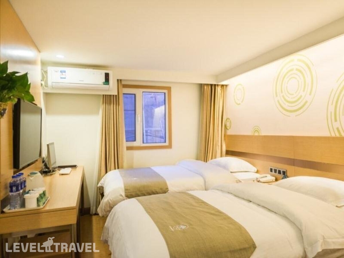фотографии номера Стандартный (две односпальные кровати) отеля Greentree Inn Beijing Houhai Express Hotel в Китай(Пекин) - фото №3