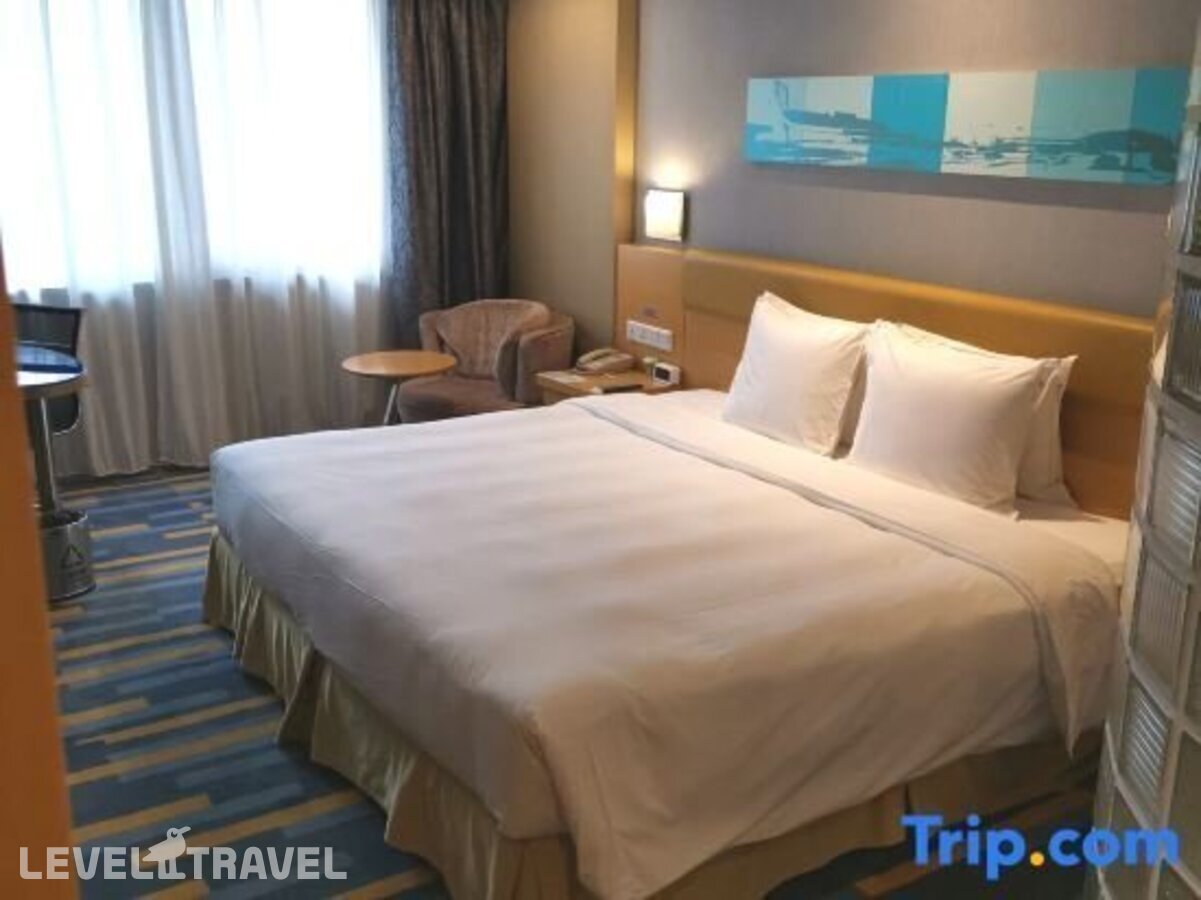 фотографии номера Улучшенный номер отеля Holiday Inn Express Beijing Airport Zone, An Ihg Hotel в Китай(Пекин) - фото №4