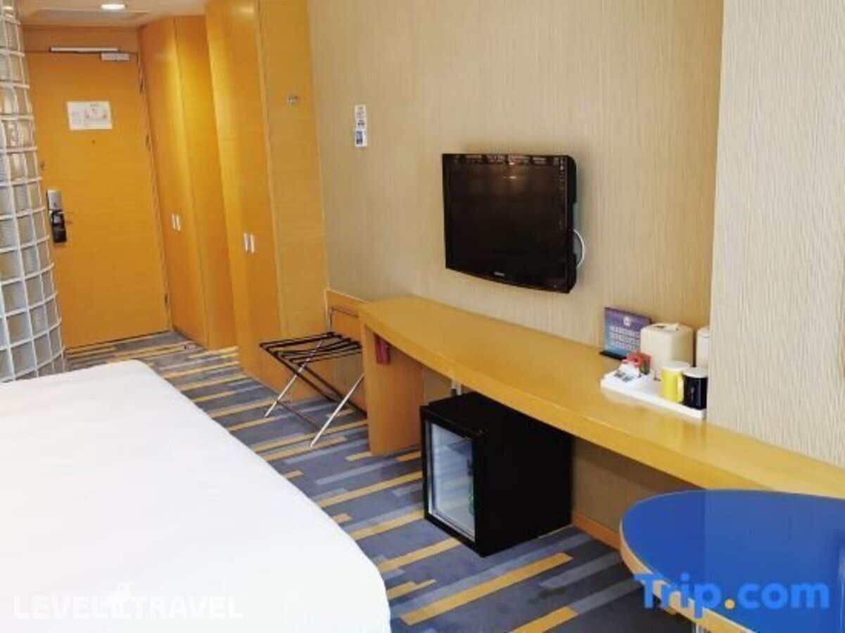 фотографии номера Улучшенный номер отеля Holiday Inn Express Beijing Airport Zone, An Ihg Hotel в Китай(Пекин) - фото №2