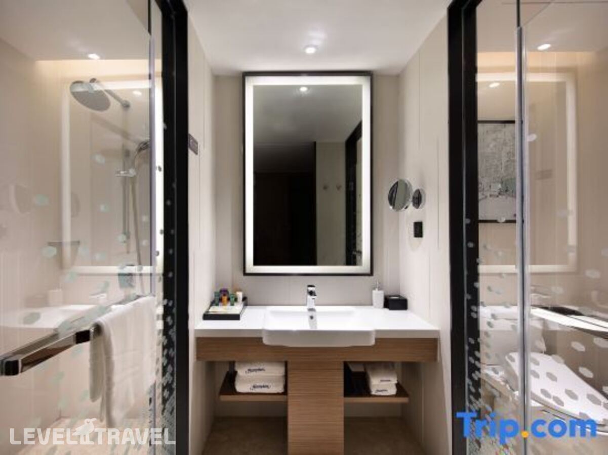фотографии номера Стандартный (две односпальные кровати) отеля Hampton By Hilton Guangzhou Zhujiang New Town в Китай(Гуанчжоу) - фото №6