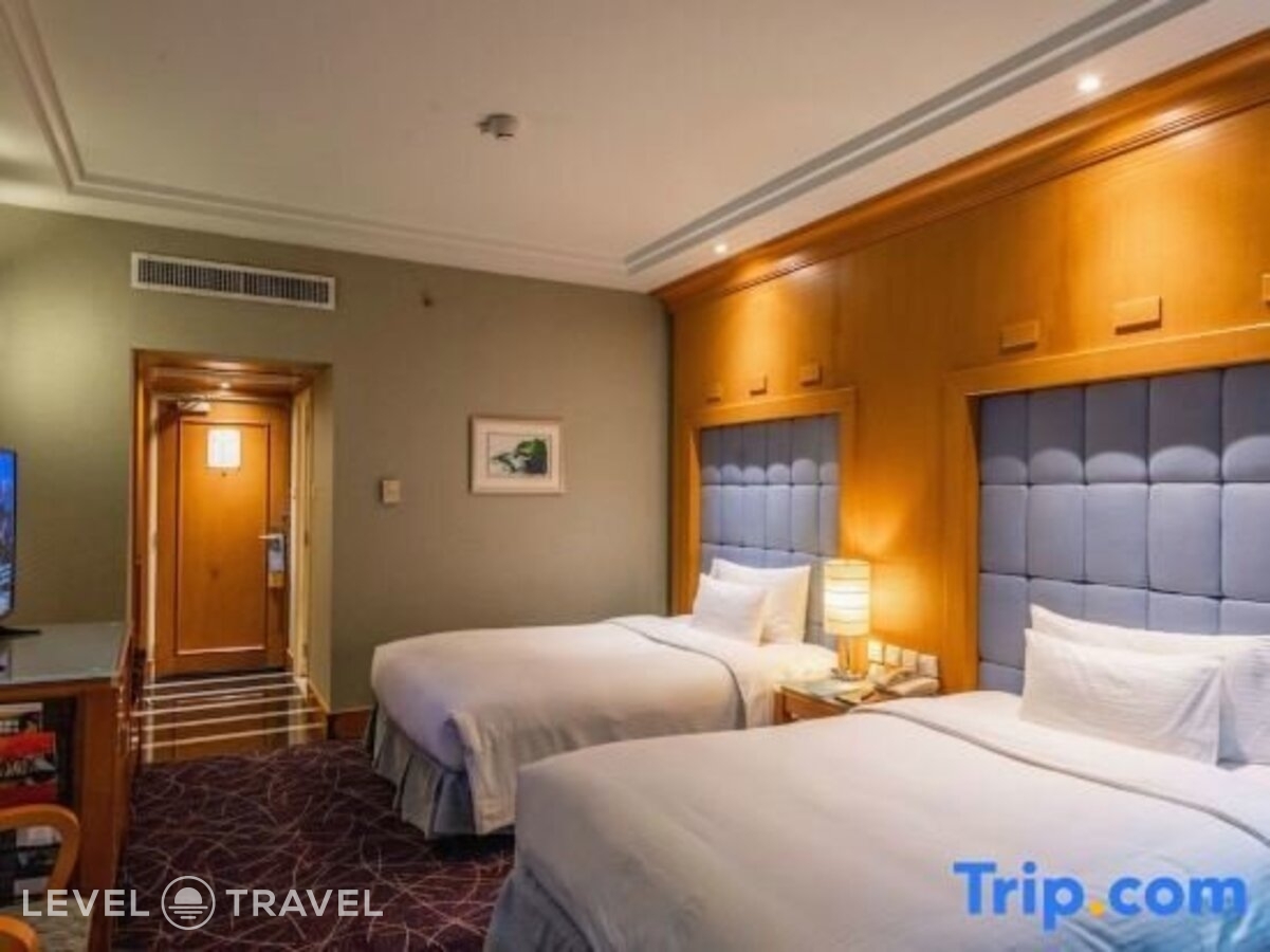 фотографии номера Улучшенный (две односпальные кровати) отеля Crowne Plaza Hotel Shanghai, An Ihg Hotel в Китай(Шанхай) - фото №2