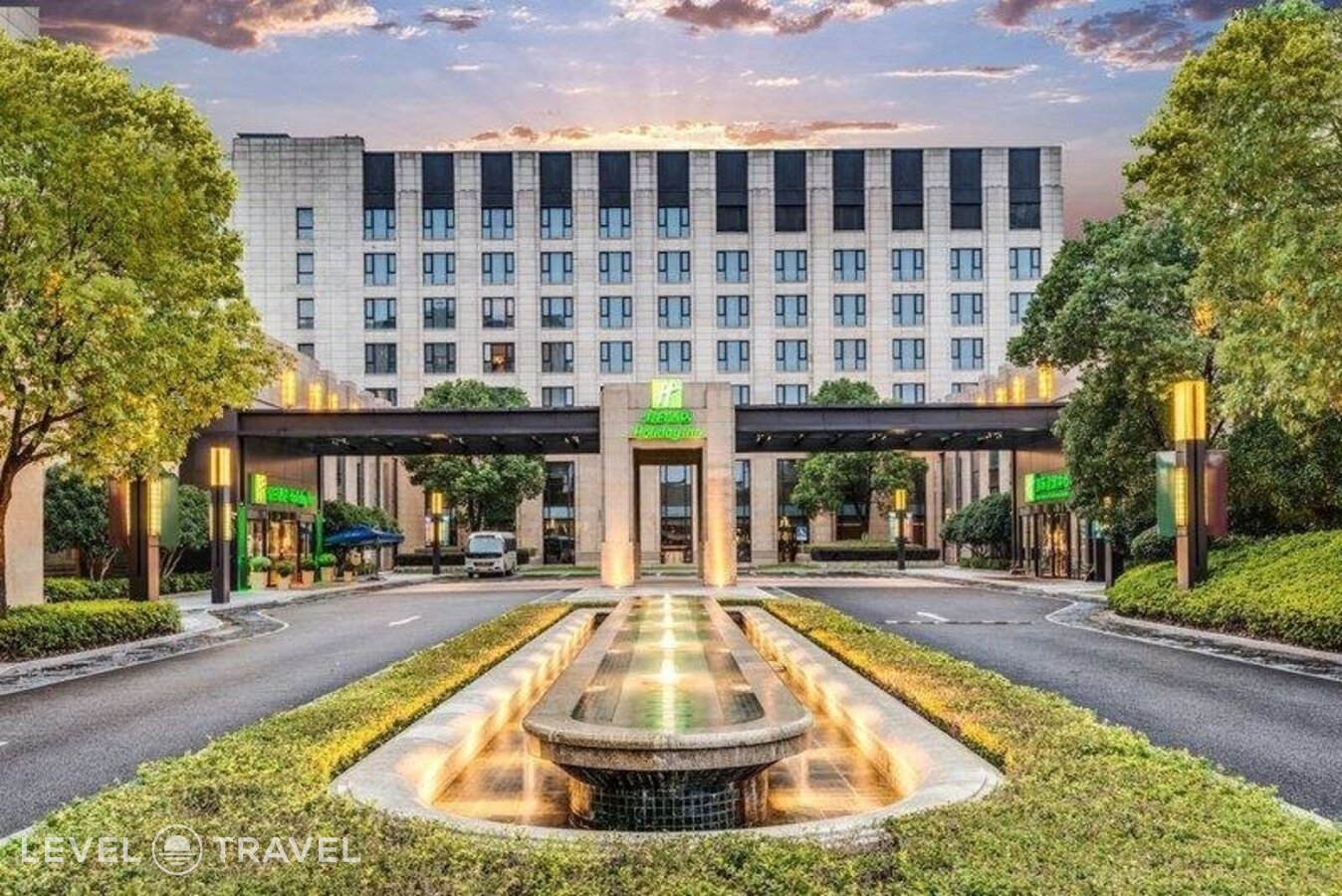 фотографии номера Премиум (две односпальные кровати) отеля Holiday Inn Shanghai Hongqiao, An Ihg Hotel в Китай(Шанхай) - фото №5