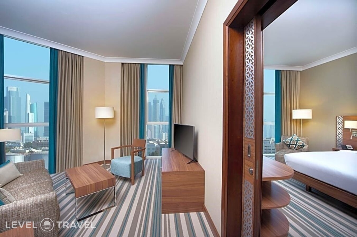 фотографии номера Люкс Бизнес отеля Hilton Garden Inn Dubai Jumeirah (Ex. Hilton Garden Inn Dubai Al Mina) в ОАЭ(Бар Дубай) - фото №1