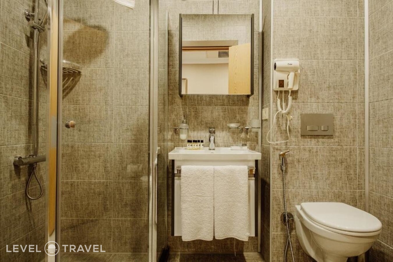 фотографии номера Стандартный с видом на город отеля King Solomon Hotel в Грузия(Батуми) - фото №4