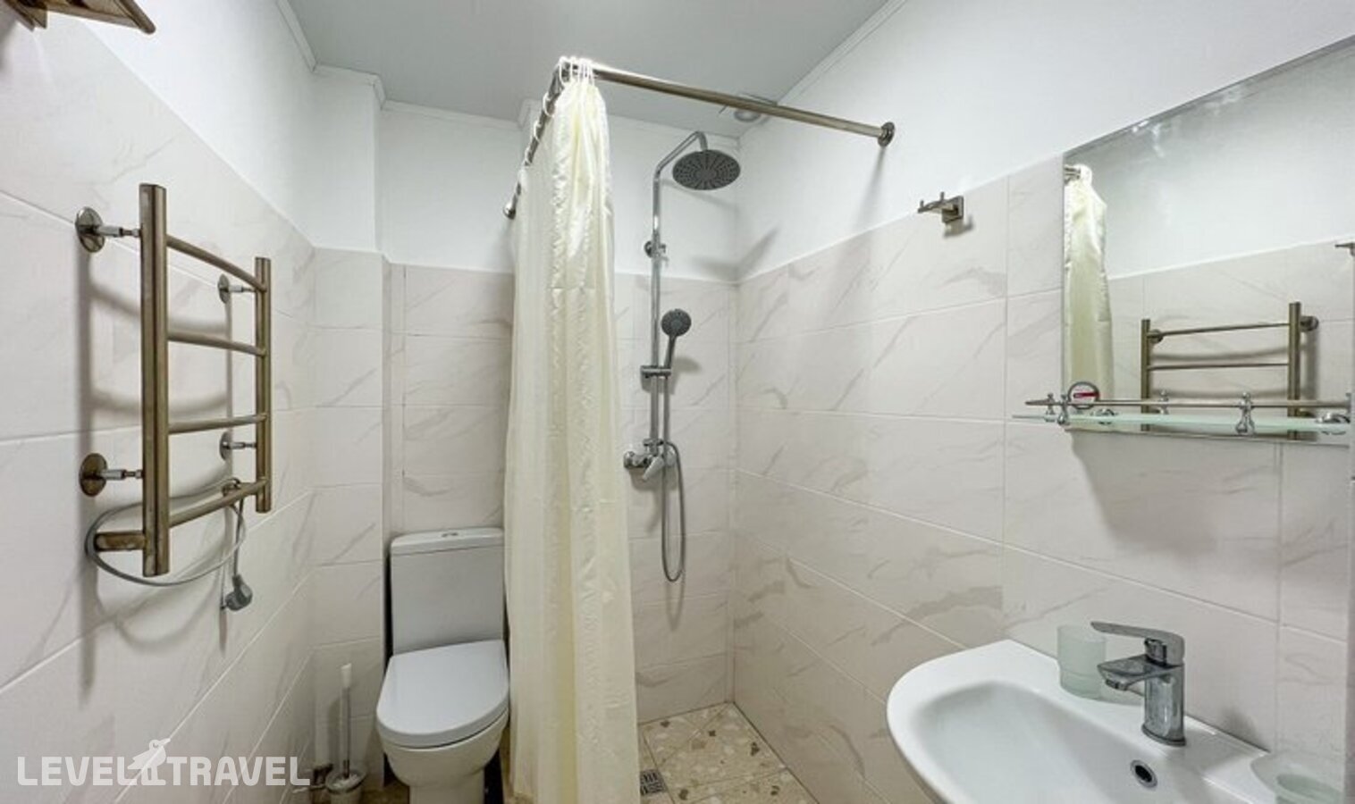 фотографии номера Смежный номер с балконом с видом на горы (корпус 3) отеля Napra Spa Hotel в Абхазия(Амзара) - фото №2