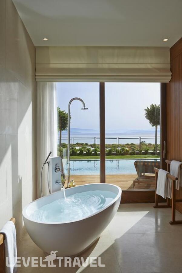 фотографии номера Люкс с частным бассейном и видом на море отеля Mandarin Oriental Bodrum в Турция(Гёлькёй) - фото №2