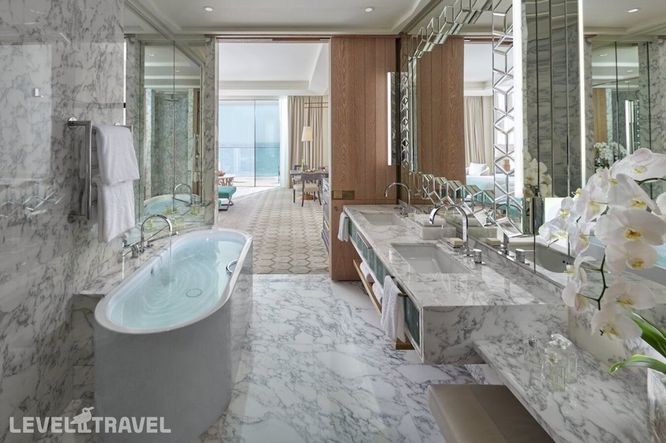 фотографии номера Клубный делюкс с видом на море отеля Mandarin Oriental Jumeira Dubai в ОАЭ(Дубай Джумейра) - фото №6