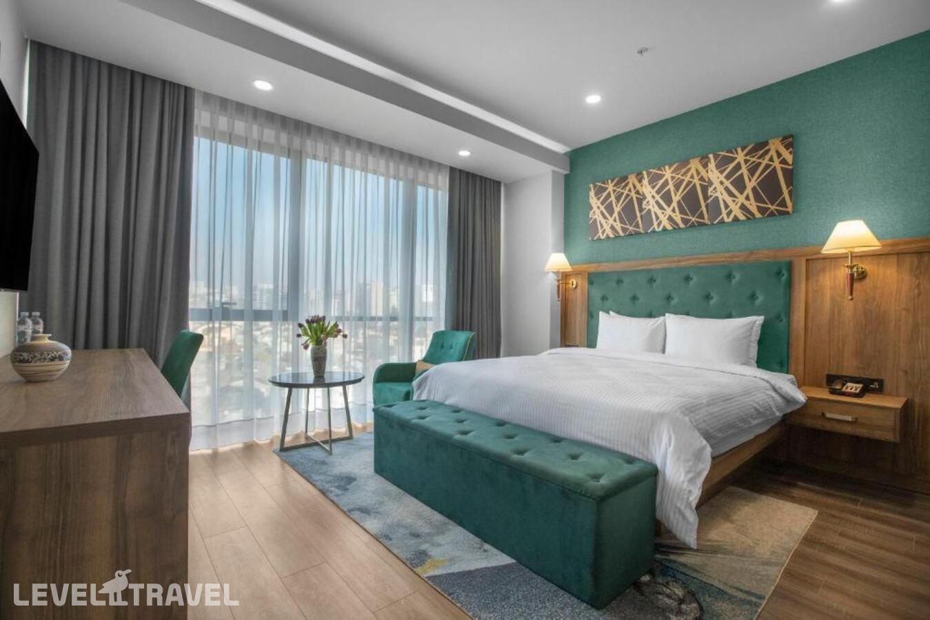 фотографии номера Стандартный с видом на город отеля Royal Tulip Hotel & Casino в Грузия(Тбилиси) - фото №1
