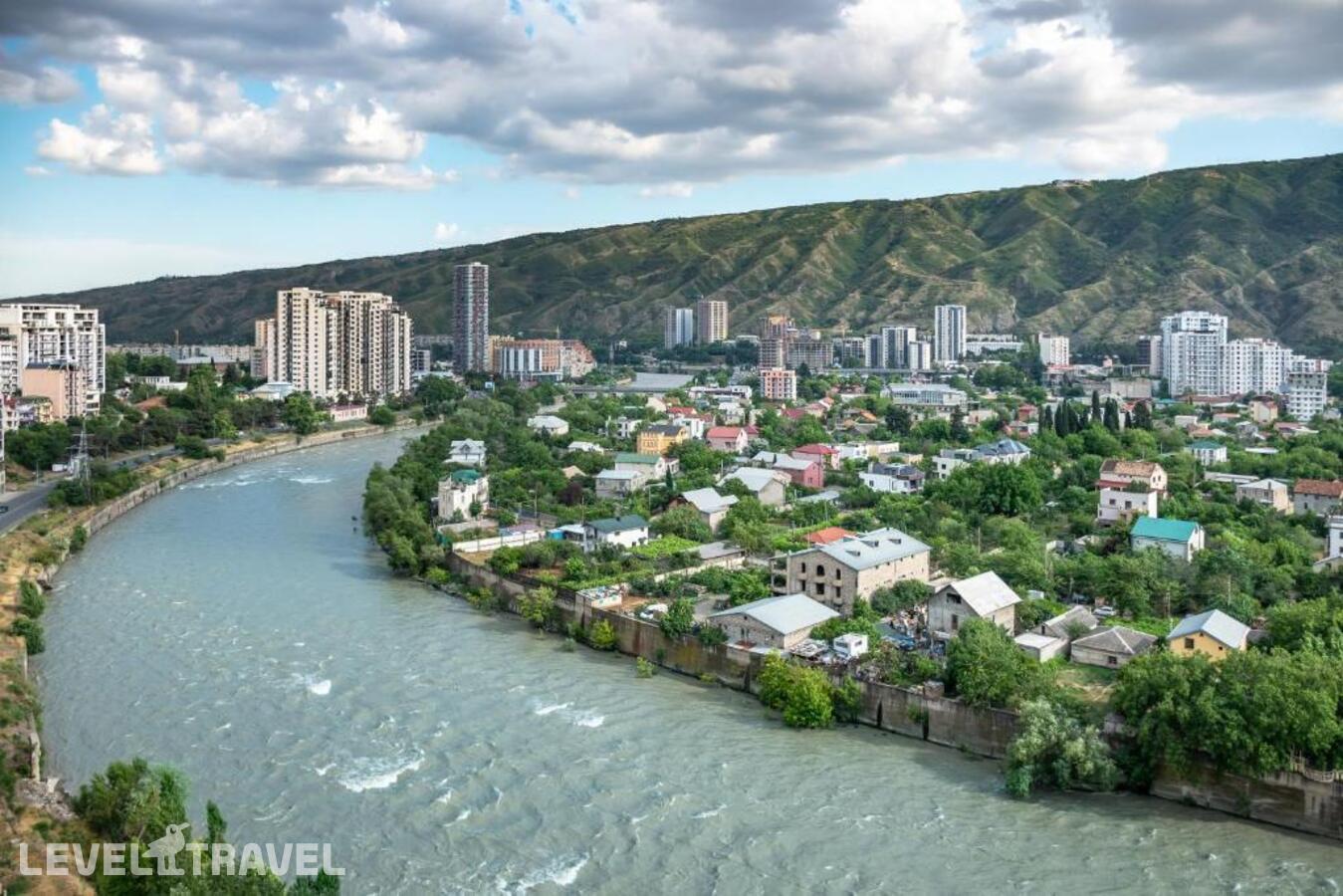 фотографии номера Улучшенный с видом на город (две односпальные кровати) отеля Royal Tulip Hotel & Casino в Грузия(Тбилиси) - фото №3