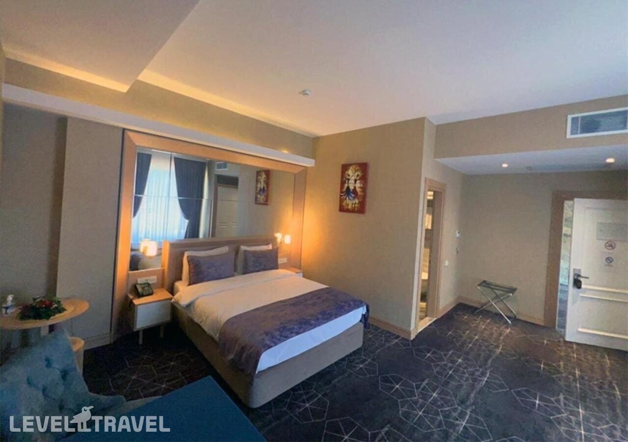 фотографии номера Трехместный делюкс отеля Regal Inn Hotel в Азербайджан(Баку) - фото №1
