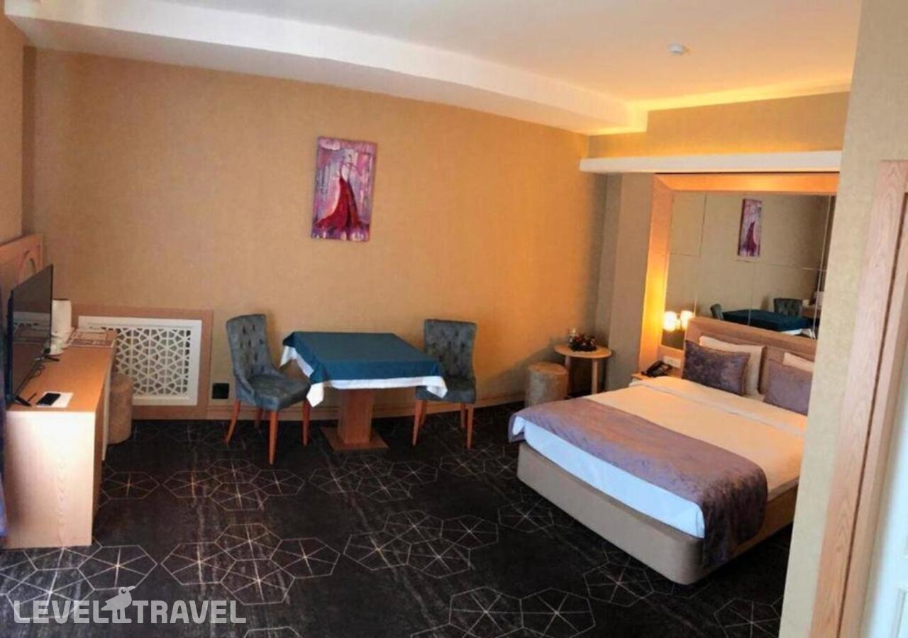 фотографии номера Трехместный делюкс отеля Regal Inn Hotel в Азербайджан(Баку) - фото №3