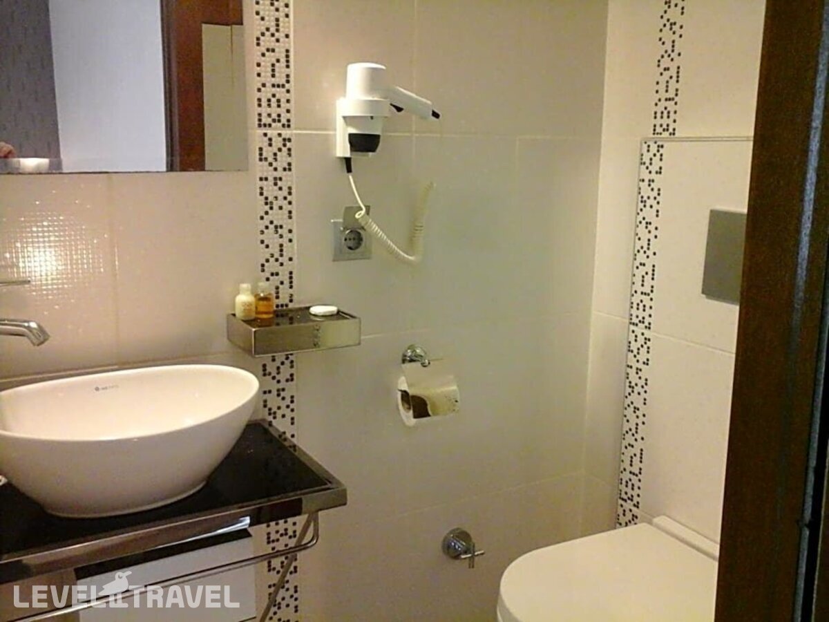 фотографии номера Стандартный с видом на город отеля Olimpiyat Otel Izmir в Турция(Измир) - фото №7