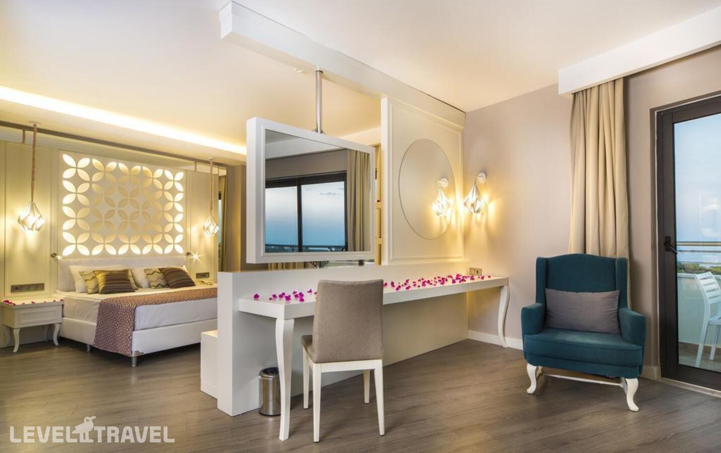 фотографии номера Полулюкс с видом на море отеля Diamond Premium Hotel & Spa в Турция(Титреенгель) - фото №1