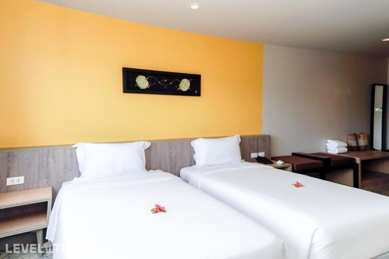 фотографии номера Улучшенный (две односпальные кровати) отеля Recenta Suite Phuket Suanluang в Таиланд(город Пхукет) - фото №3