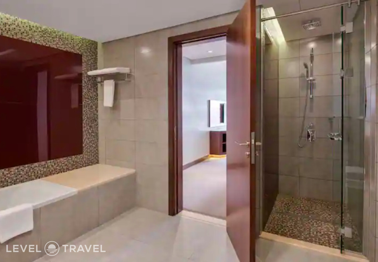 фотографии номера Люкс отеля Radisson Blu Hotel Dubai Waterfront в ОАЭ(Бизнес Бей) - фото №3