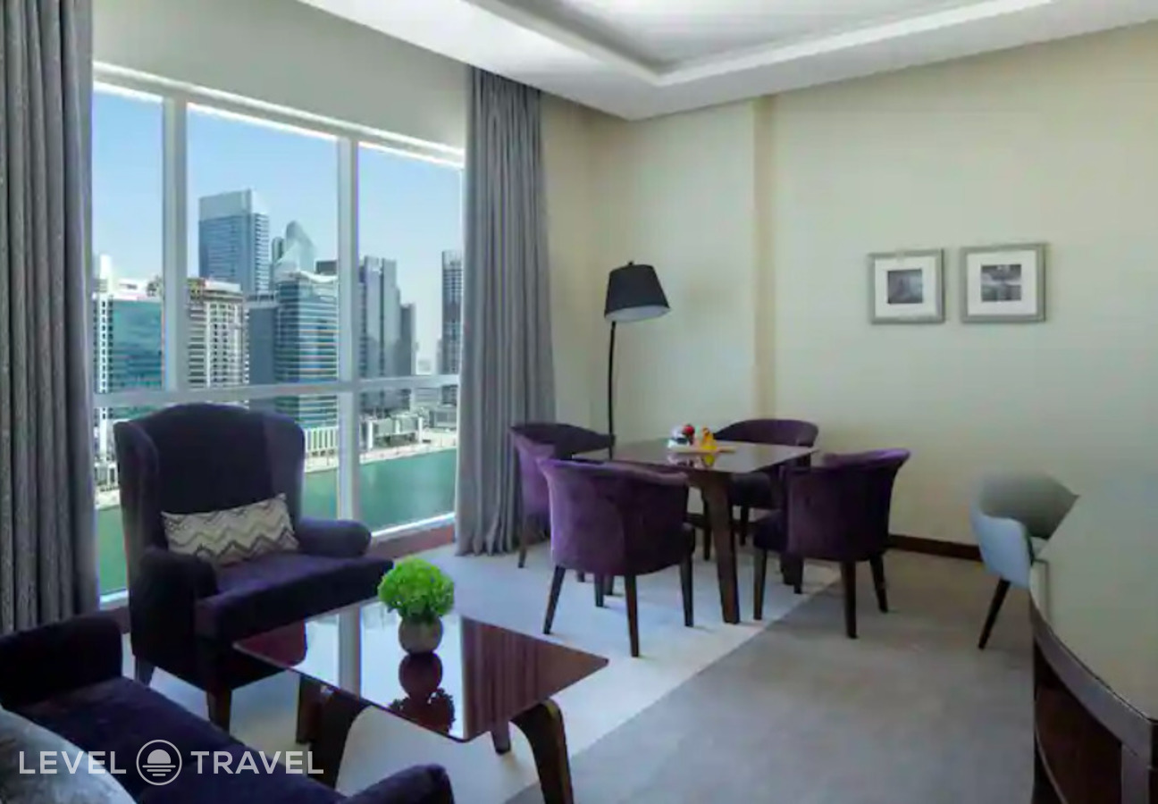 фотографии номера Люкс отеля Radisson Blu Hotel Dubai Waterfront в ОАЭ(Бизнес Бей) - фото №6