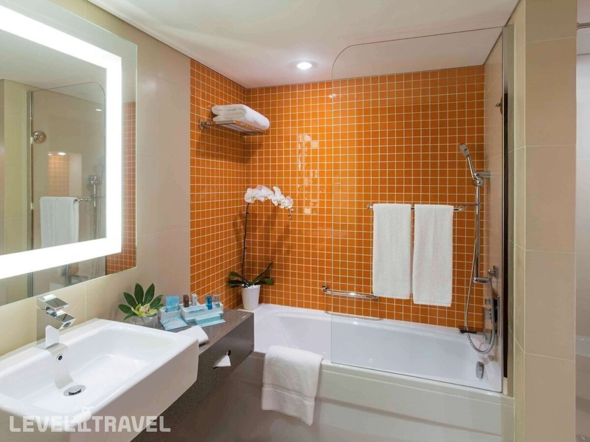 фотографии номера Представительский (две односпальные кровати) отеля Novotel Al Barsha в ОАЭ(Аль Барша) - фото №18