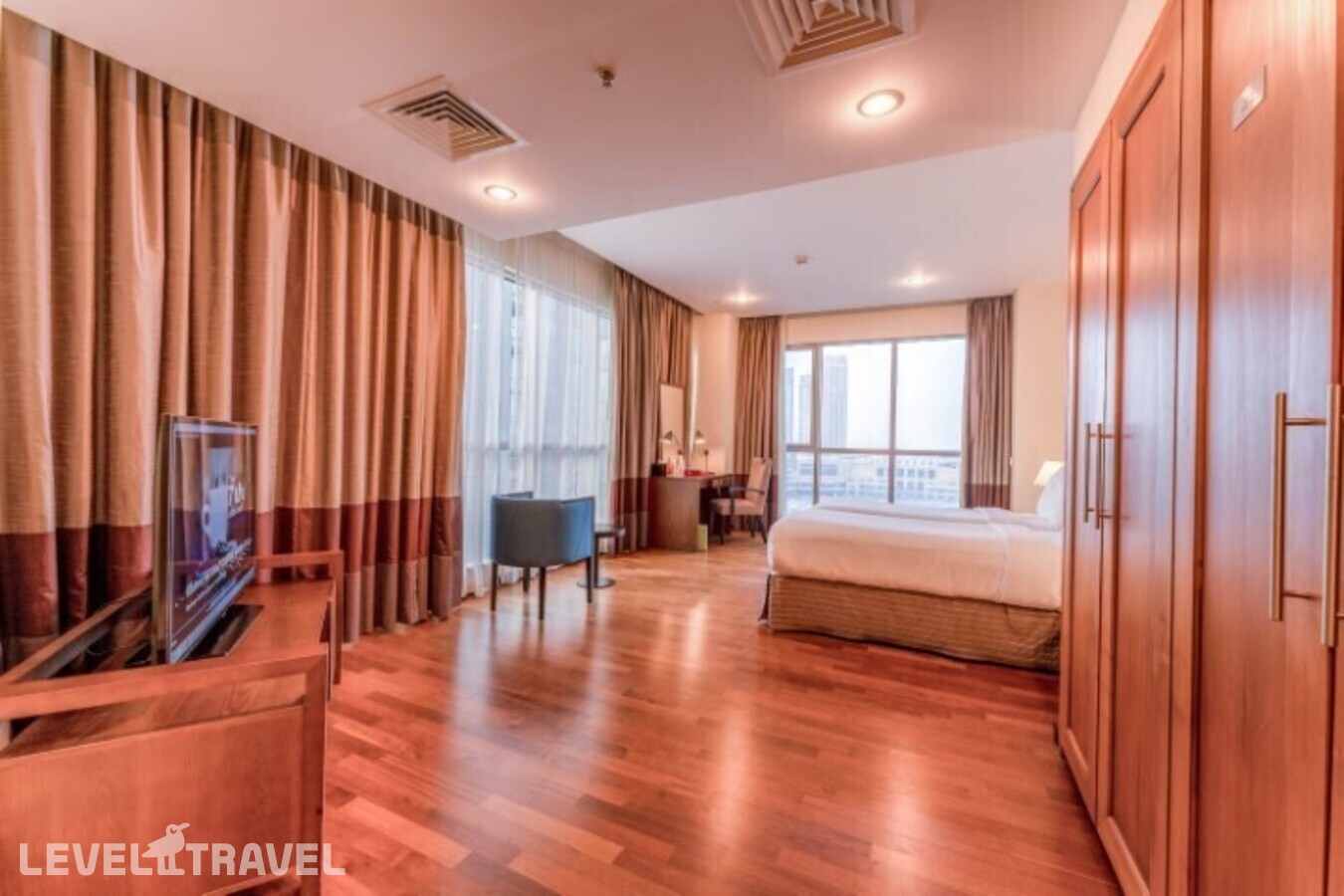фотографии номера Студия премиум с видом на Бурдж-Халифа и фонтан отеля Ramada Downtown Dubai в ОАЭ(Даунтаун Дубай) - фото №3