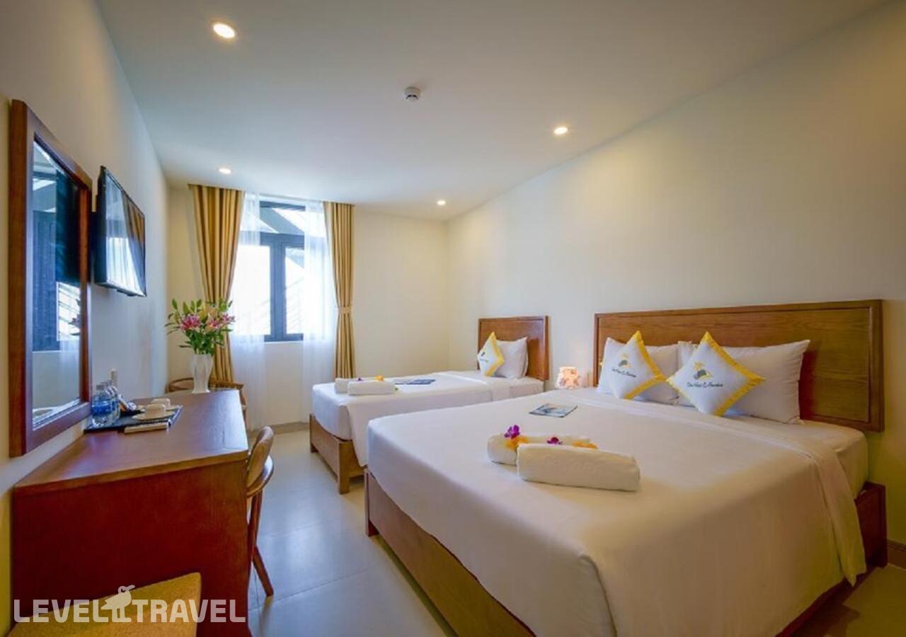 фотографии номера Трехместный улучшенный отеля Homestead Seaview Hotel (Ex. Ola Hotel Phu Quoc) в Вьетнам(Фукуок) - фото №1
