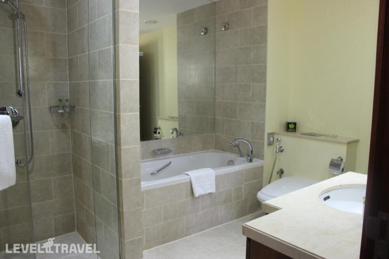 фотографии номера Люкс Премиум отеля Ramada Downtown Dubai в ОАЭ(Даунтаун Дубай) - фото №15