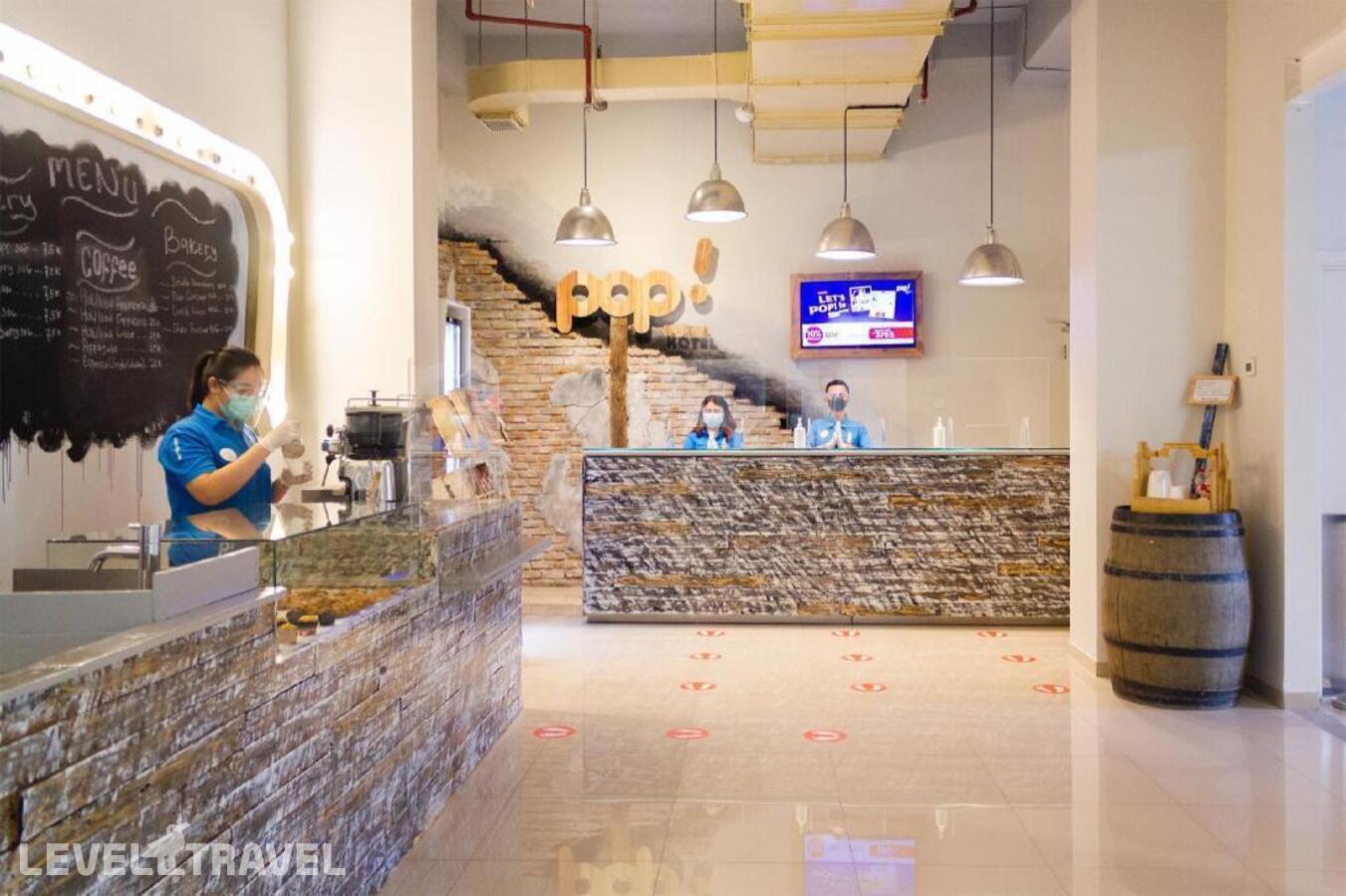 фотографии номера Стандартный номер отеля Pop! Hotel Kelapa Gading Jakarta в Индонезия(Джакарта) - фото №1