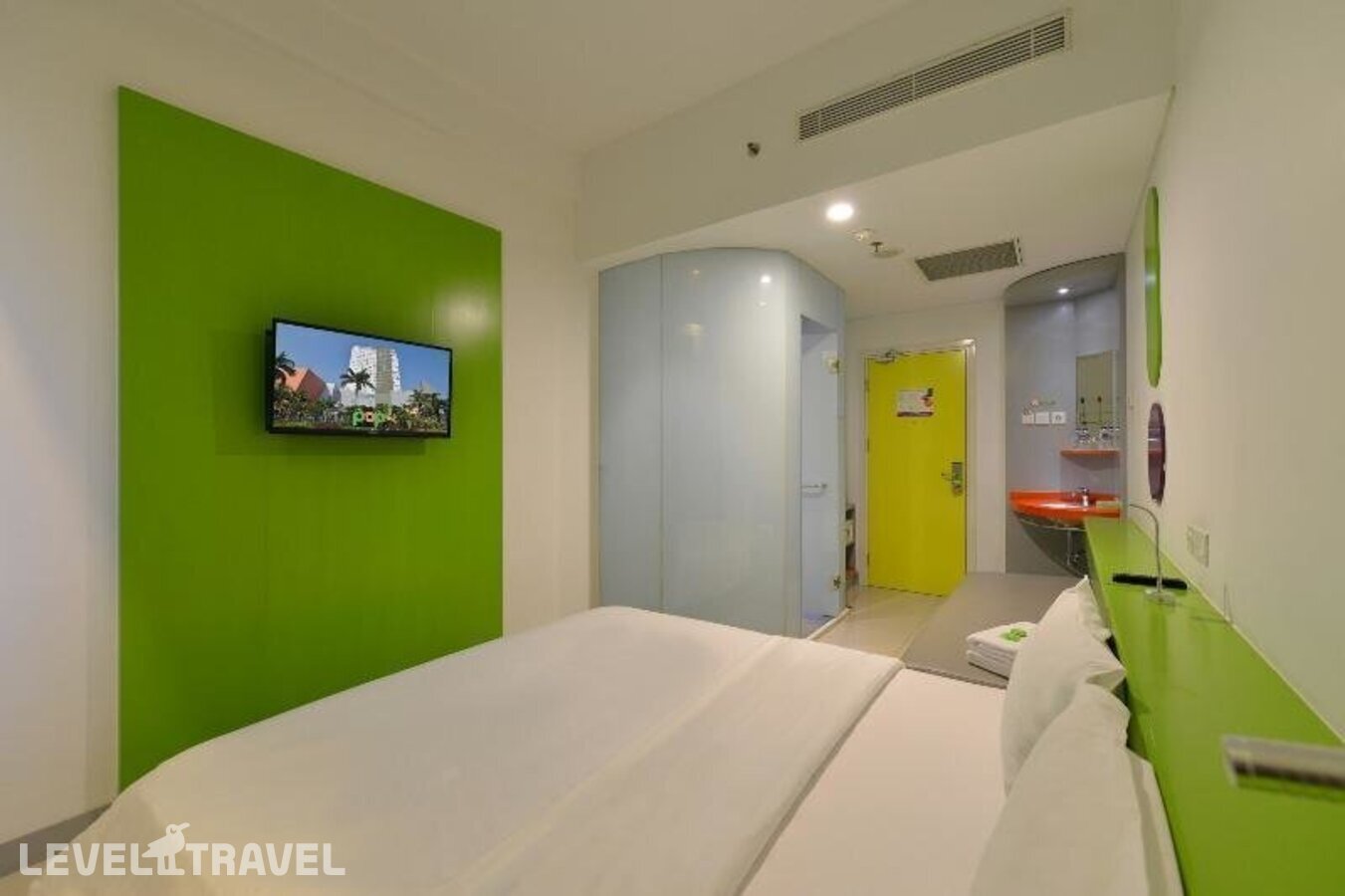 фотографии номера Стандартный (две односпальные кровати) отеля Pop! Hotel Kelapa Gading Jakarta в Индонезия(Джакарта) - фото №2