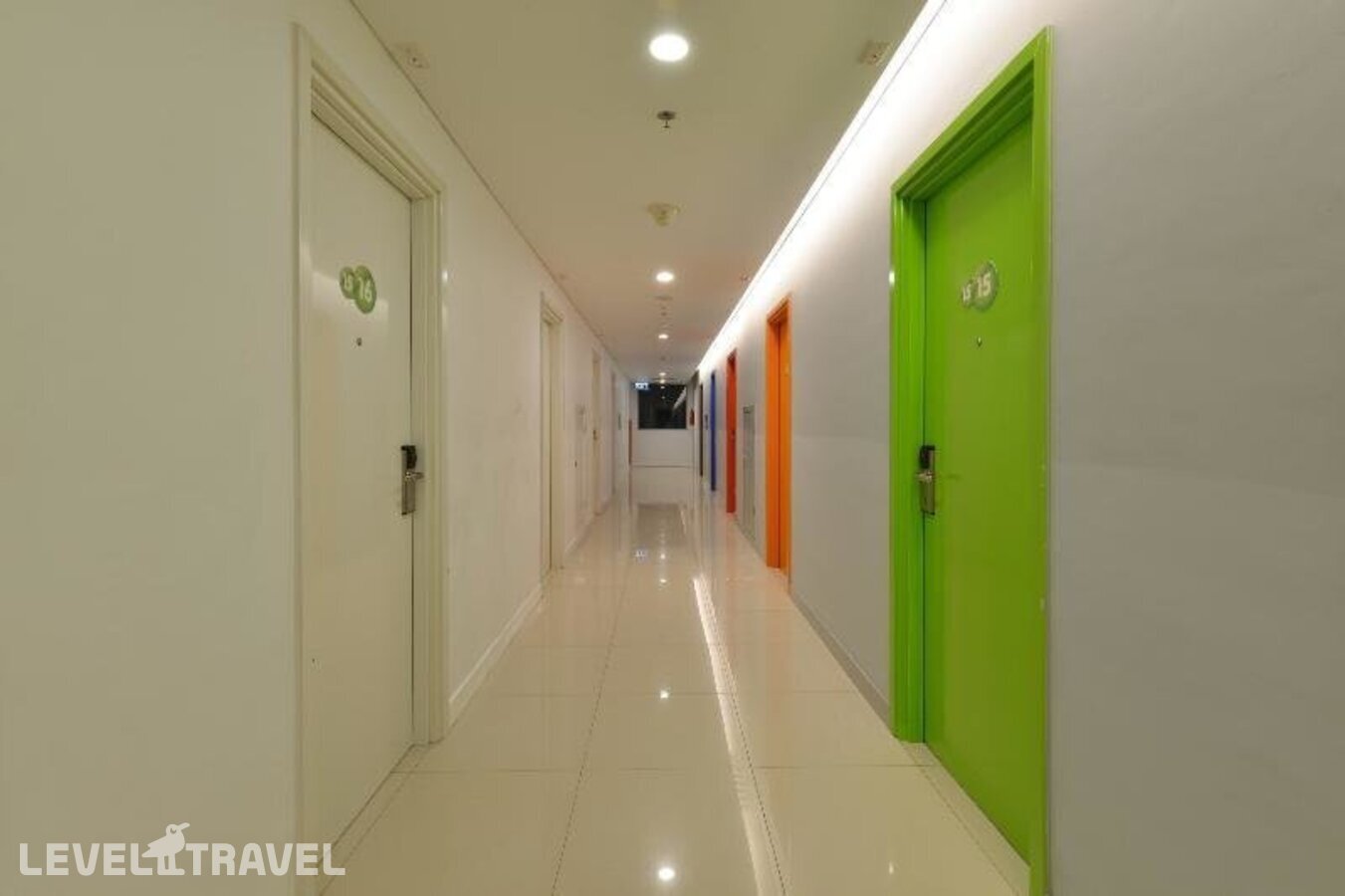 фотографии номера Стандартный (две односпальные кровати) отеля Pop! Hotel Kelapa Gading Jakarta в Индонезия(Джакарта) - фото №1