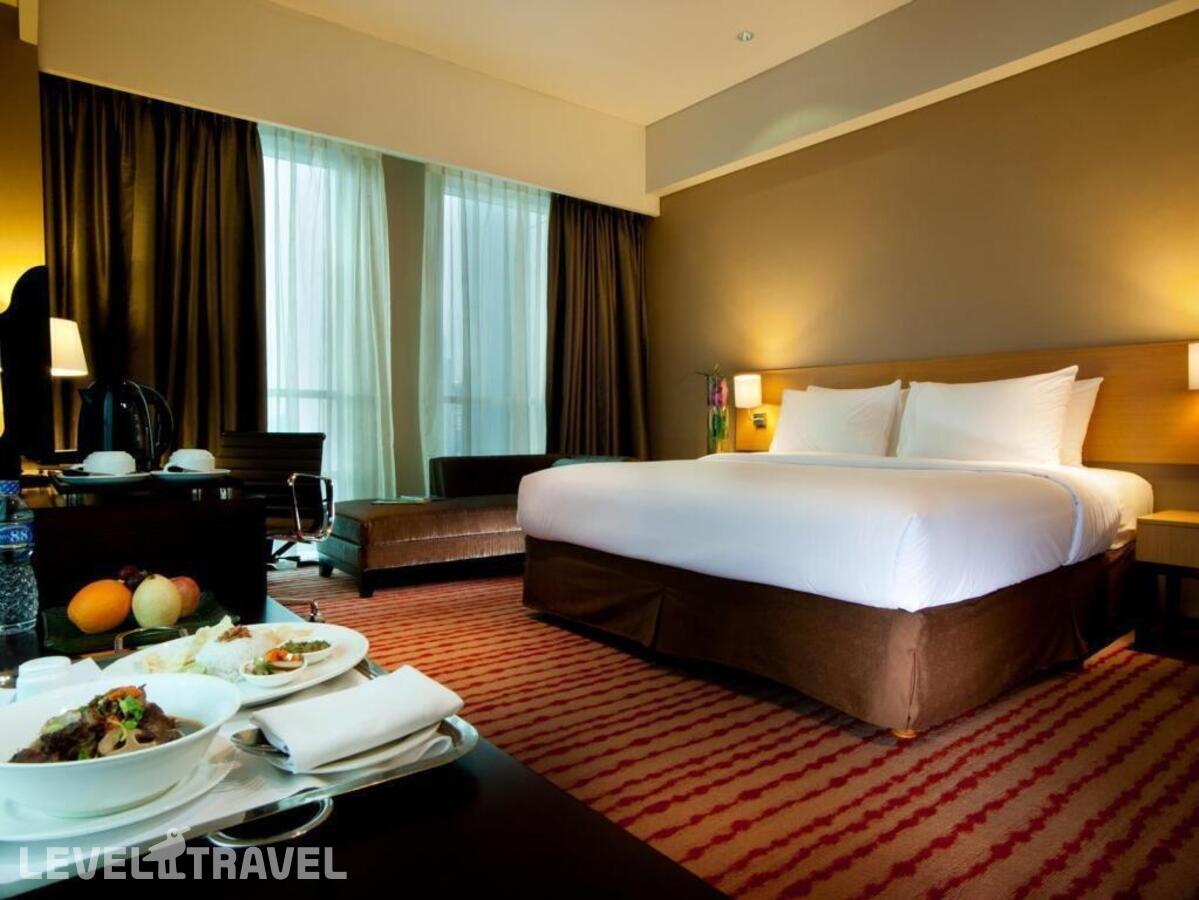 фотографии номера Делюкс отеля Js Luwansa Hotel And Convention Center в Индонезия(Джакарта) - фото №1