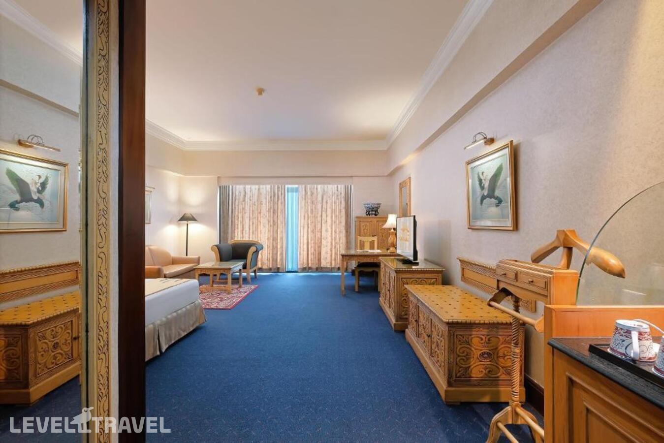фотографии номера Семейный люкс отеля Sunlake Waterfront Resort And Convention в Индонезия(Джакарта) - фото №11