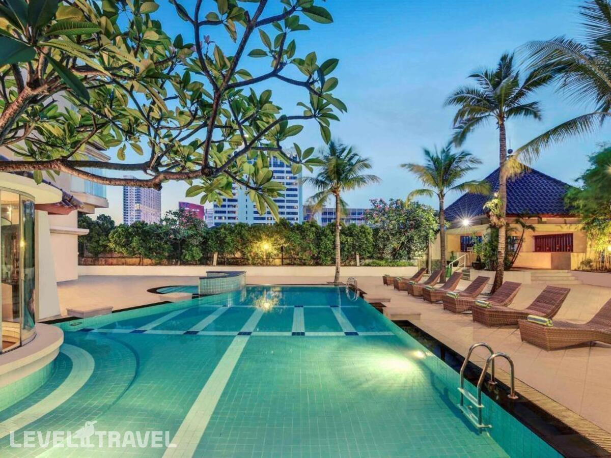 фотографии номера Улучшенный (две односпальные кровати) отеля Mercure Jakarta Kota в Индонезия(Джакарта) - фото №2